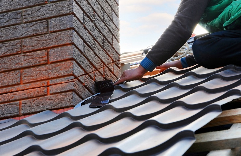 Read more about the article Steps to Take When Dealing with Roof Leaks or Structural Issues